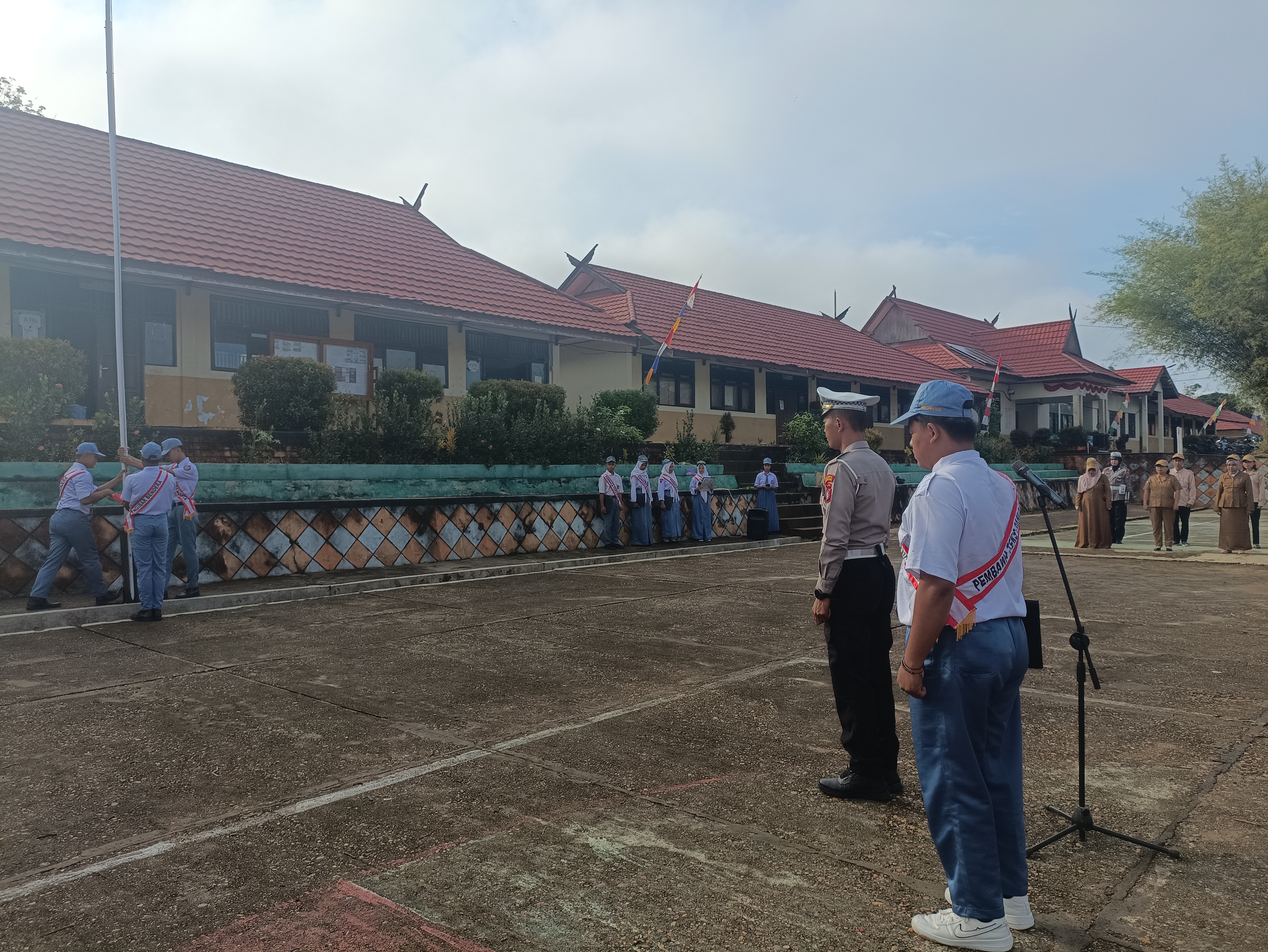 Kunjungan satlantas kura sekaligus upacara bendera