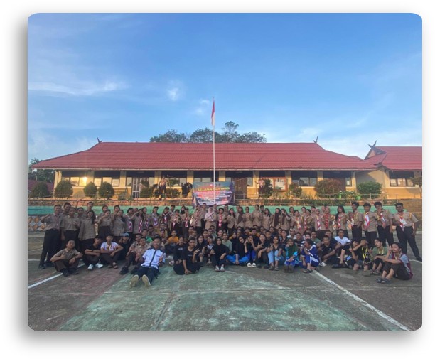 Siswa SMKN 1 Tanah Siang melakukan kegiatan pramuka di alam terbuka